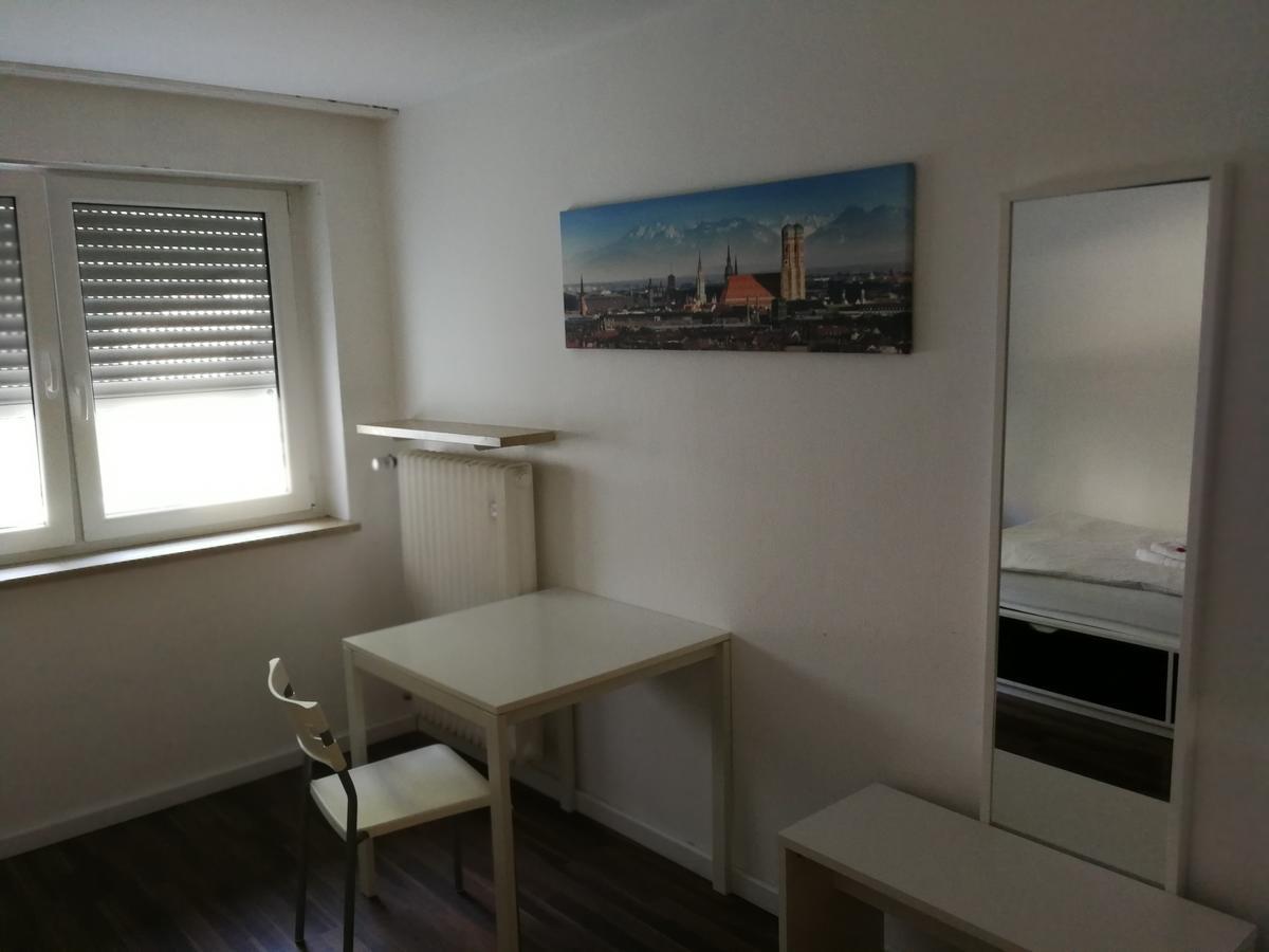 Boardinghouse Munchen-Laim Hotell Exteriör bild