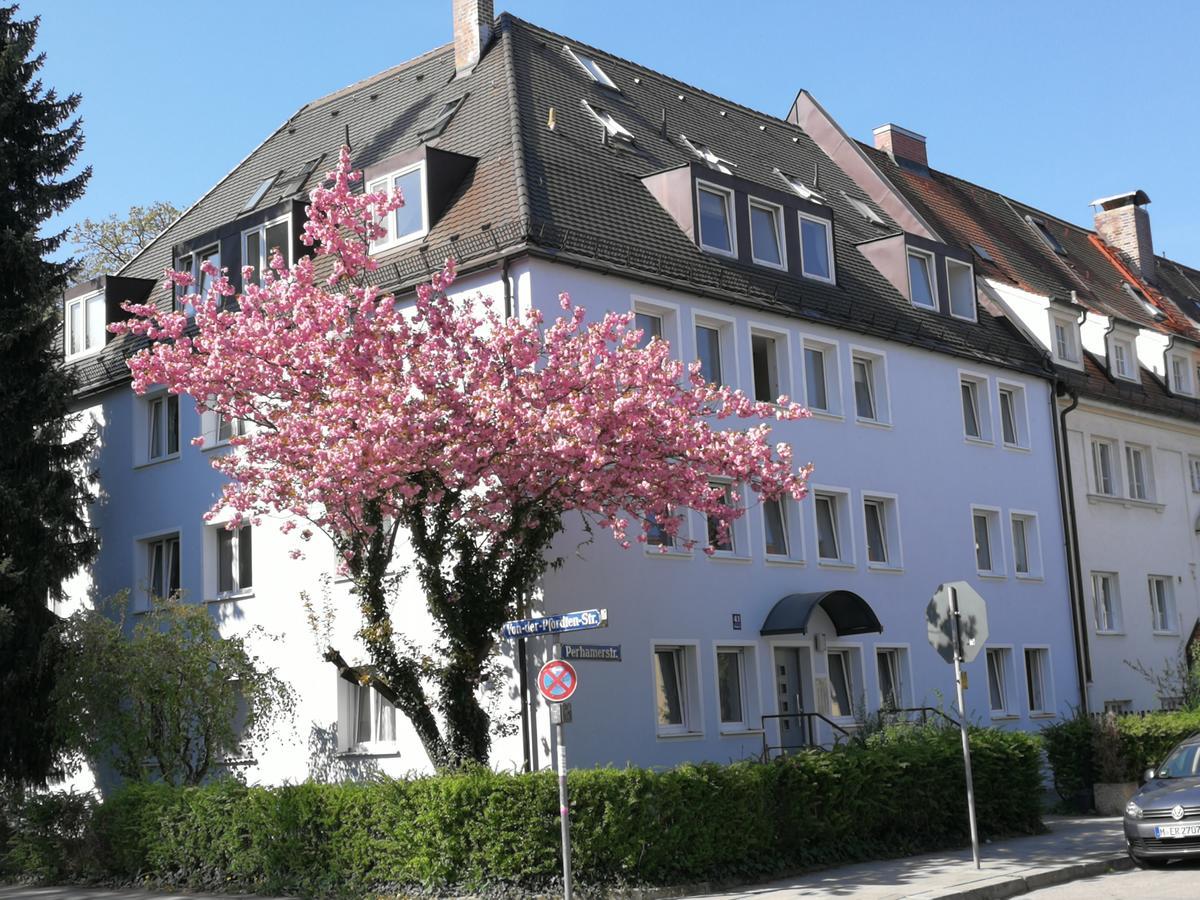 Boardinghouse Munchen-Laim Hotell Exteriör bild